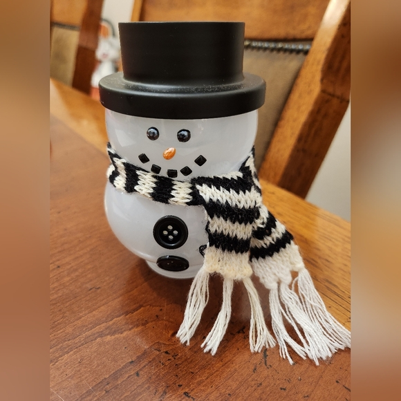 Scentsy mini “snow cute” warmer - Picture 3 of 8